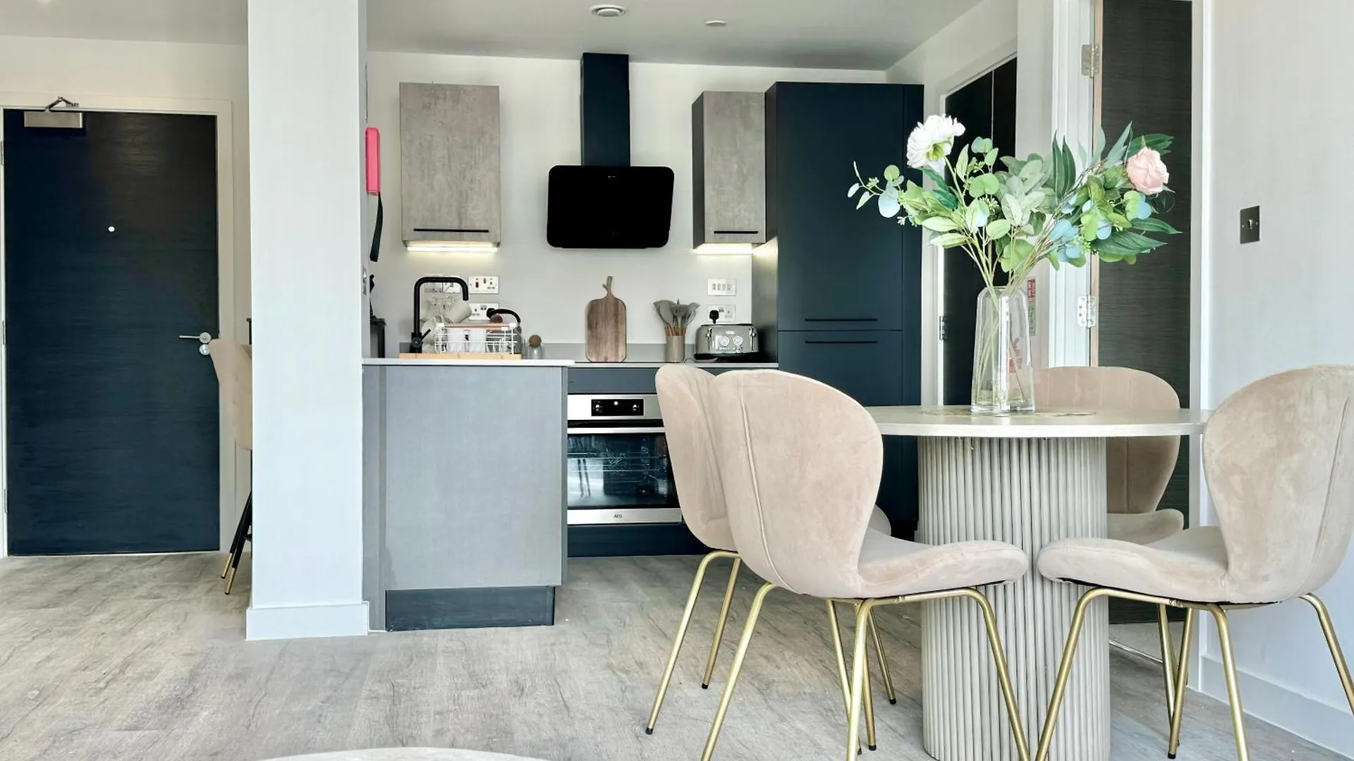 City Style Apartment 36 With Free Secure Parking 요크